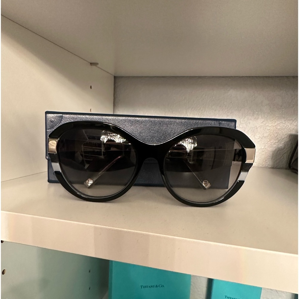 Petit Soupçon Cat Eye Sunglasses
